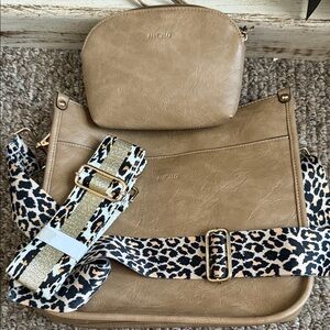 Beautiful HKCLUF bag with wristlet and extra strap! Like new condition!